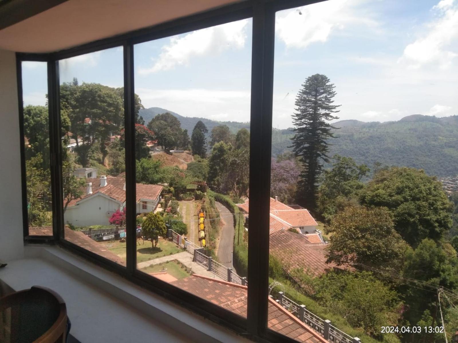 Camellia Heights 1&2 Bed and Breakfast Coonoor Eksteriør billede